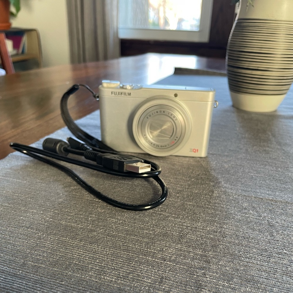 Fujifilm XQ1
